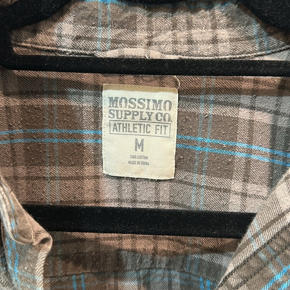 Mossimo Supply Co. Men’s Plaid Button Down Shirt, Size Medium - Picture 2 of 4